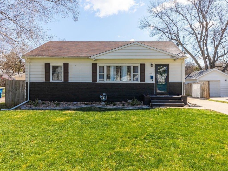 1429 62nd St, Des Moines, IA 50311 - photo 1