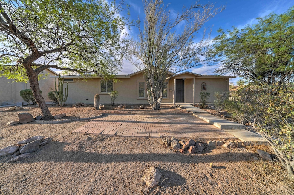 5116 N Thunderbird Dr-5