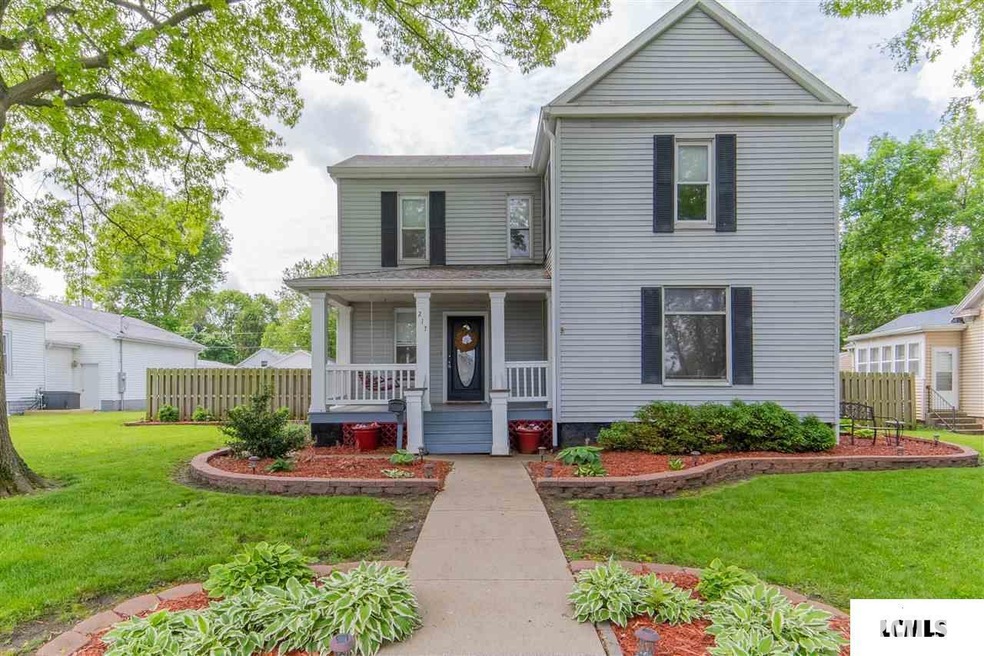 217 4th St, Lincoln, IL 62656 - photo 1