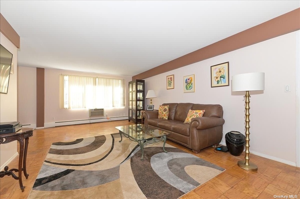 101 Lincoln Ave unit 1 J, Mineola, NY 11501 - photo 1