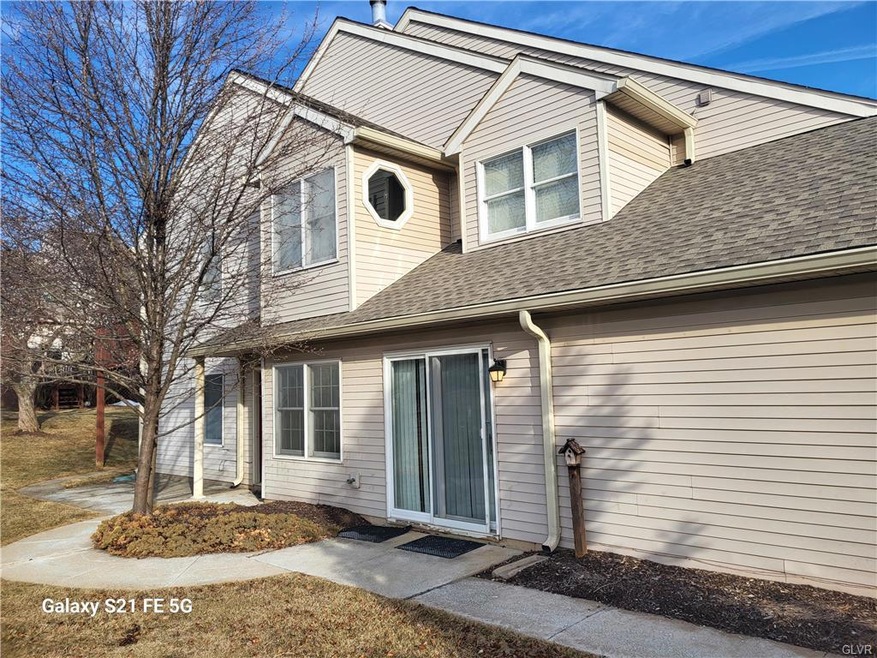 302 Windsor Place unit R302, Macungie, PA 18062 - photo 1