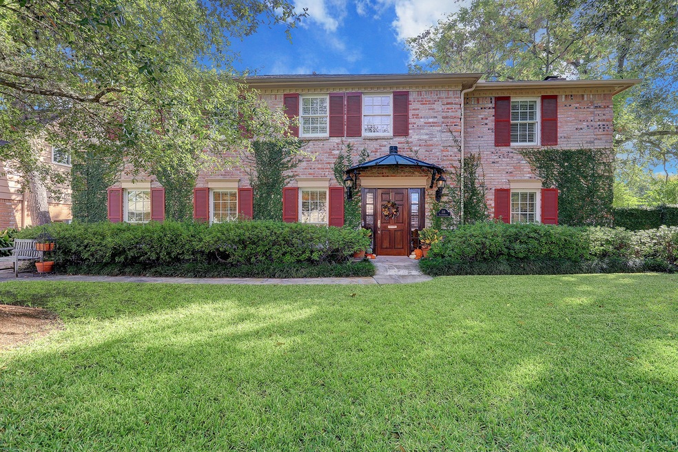 218 Southchester Ln, Houston, TX 77079 - photo 1