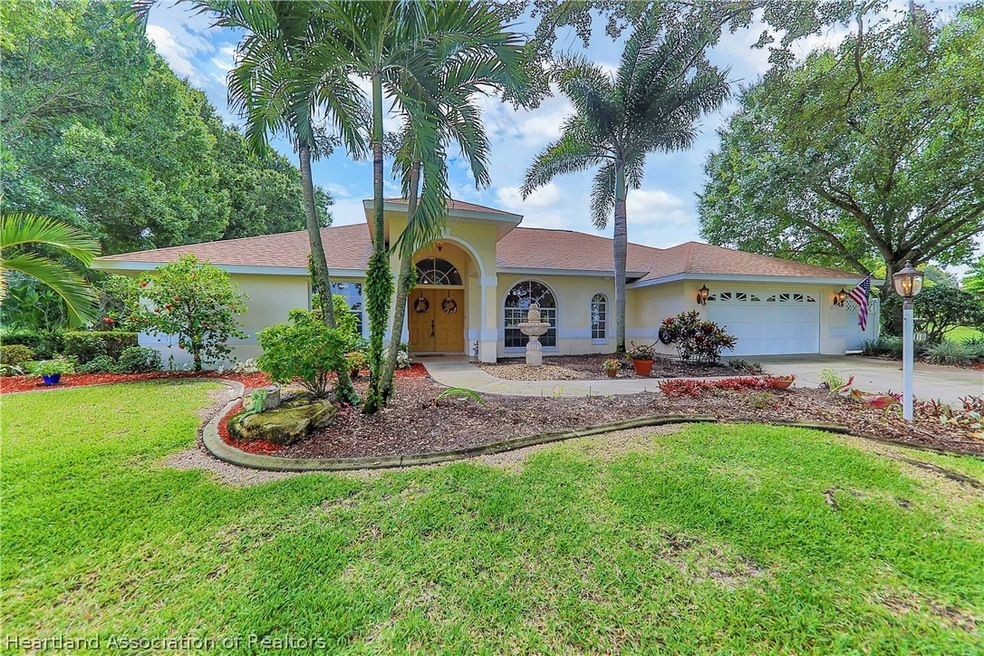 10 Meadowlake Cir S, Lake Placid, FL 33852 - photo 1