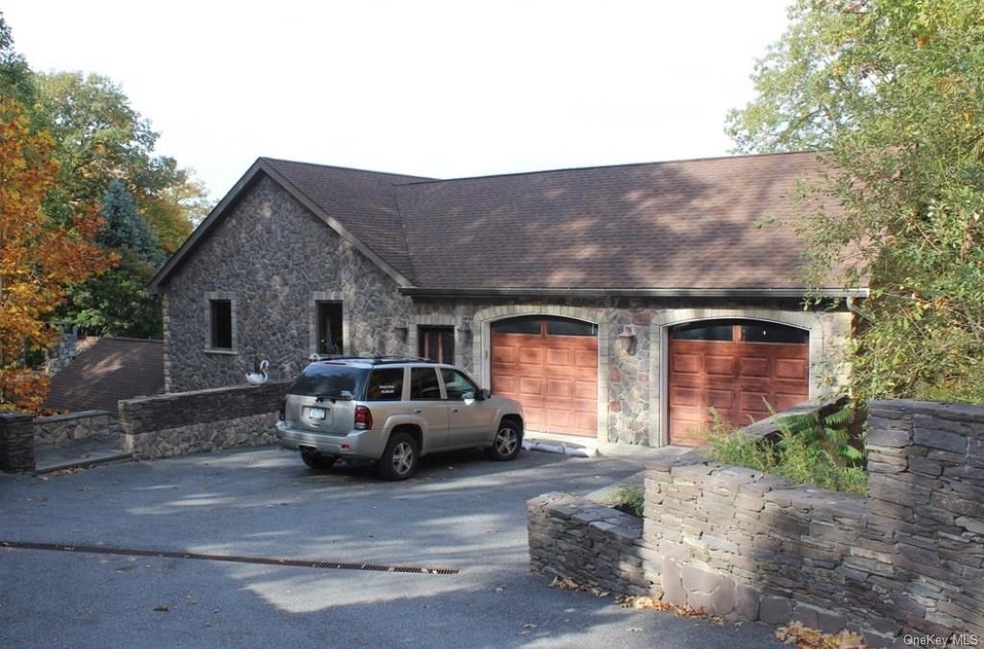 12 Linsley Ln, Mahopac, NY 10541 - photo 1