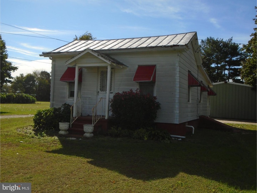 521 W Forest Grove Rd, Vineland, NJ 08360 - photo 1