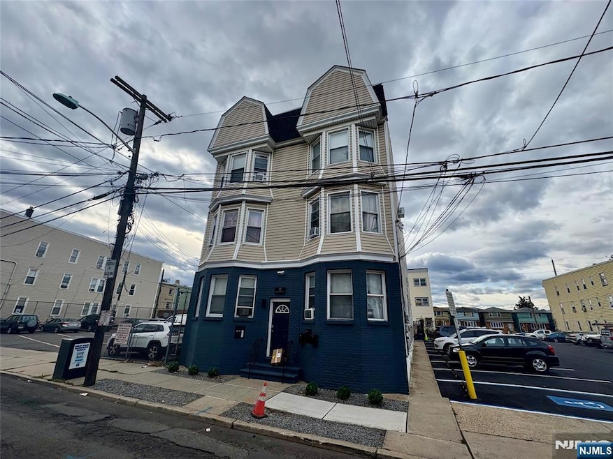 10 Franklin Ave unit 3, Harrison, NJ 07029 - photo 1