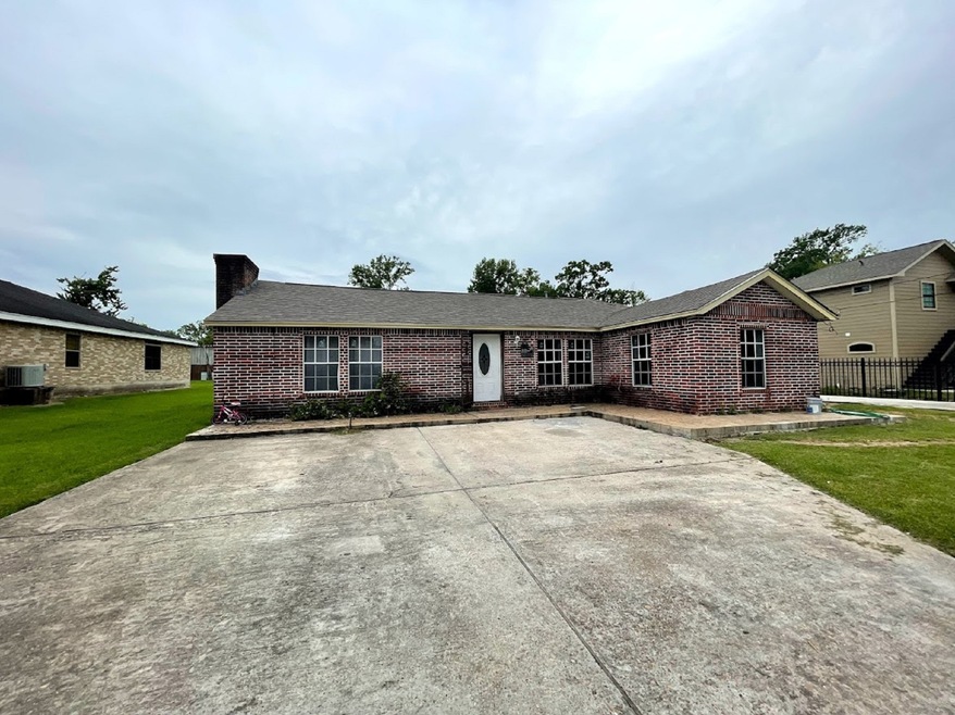 2608 Lone Oak Rd, Houston, TX 77093 - photo 1
