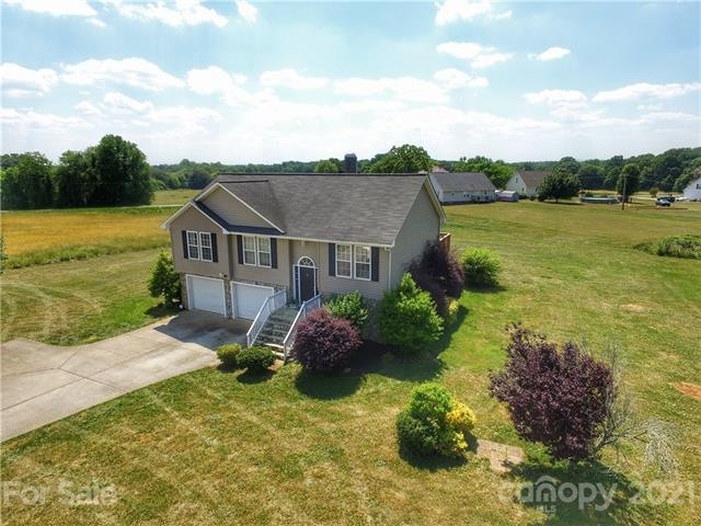 2241 Killian Rd, Lincolnton, NC 28092 - photo 1