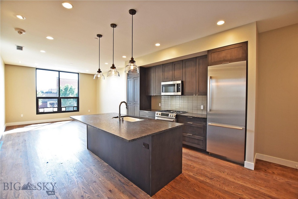 Exceptional 3rd floor unit
