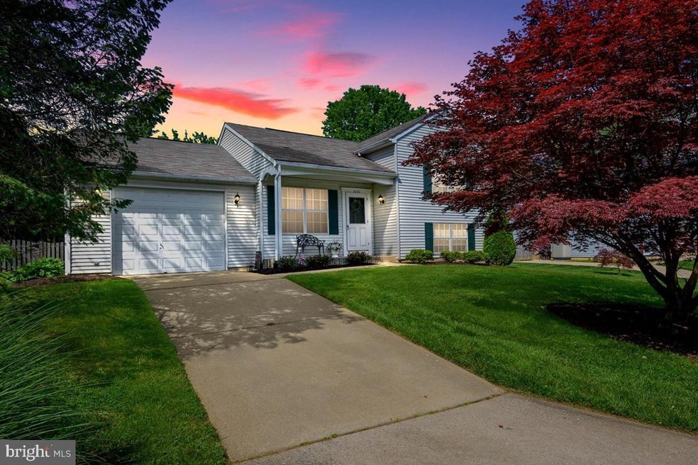 1050 Berkley Dr, Sykesville, MD 21784 - photo 1