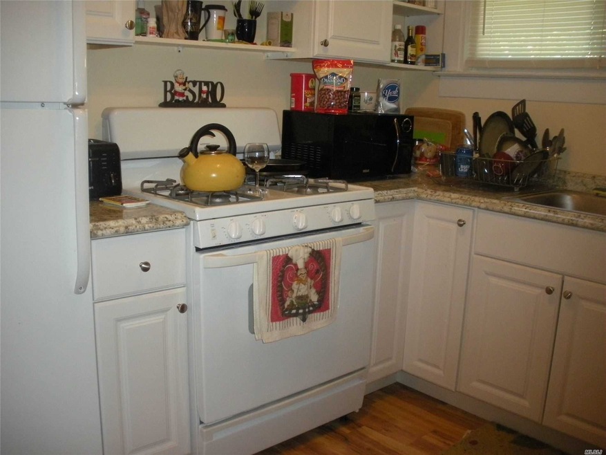 39-10 214th Place unit 2, Flushing, NY 11361 - photo 1