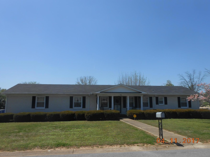 1106 Dow Dr, Shelbyville, TN 37160 - photo 1