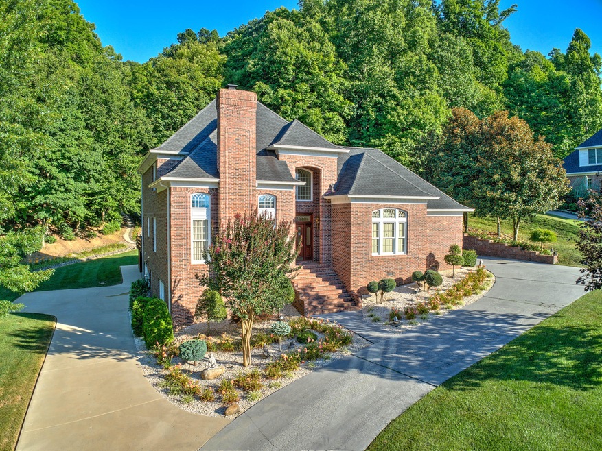 215 Shadowood Dr-8-2