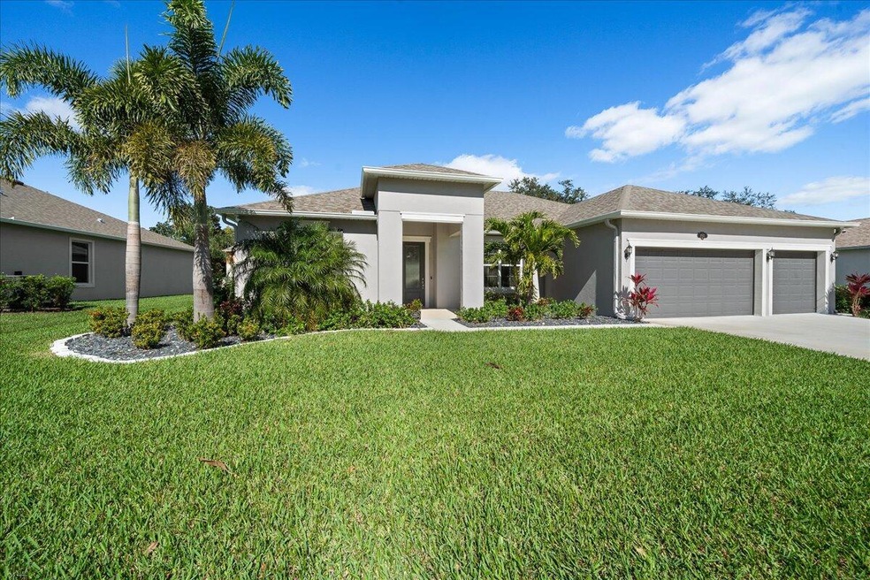 2022 Killian Dr. NE