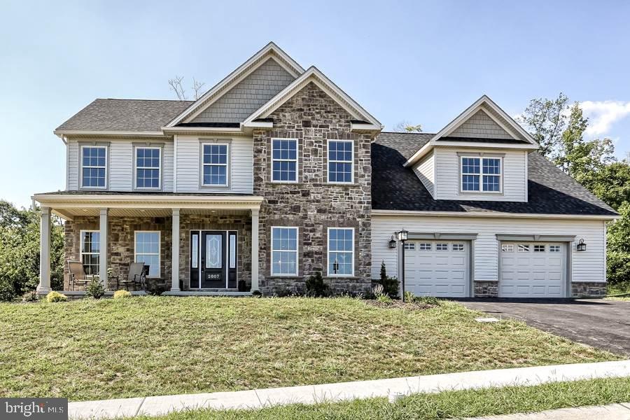 2807 Sweetbriar Dr, Harrisburg, PA 17111 - photo 1