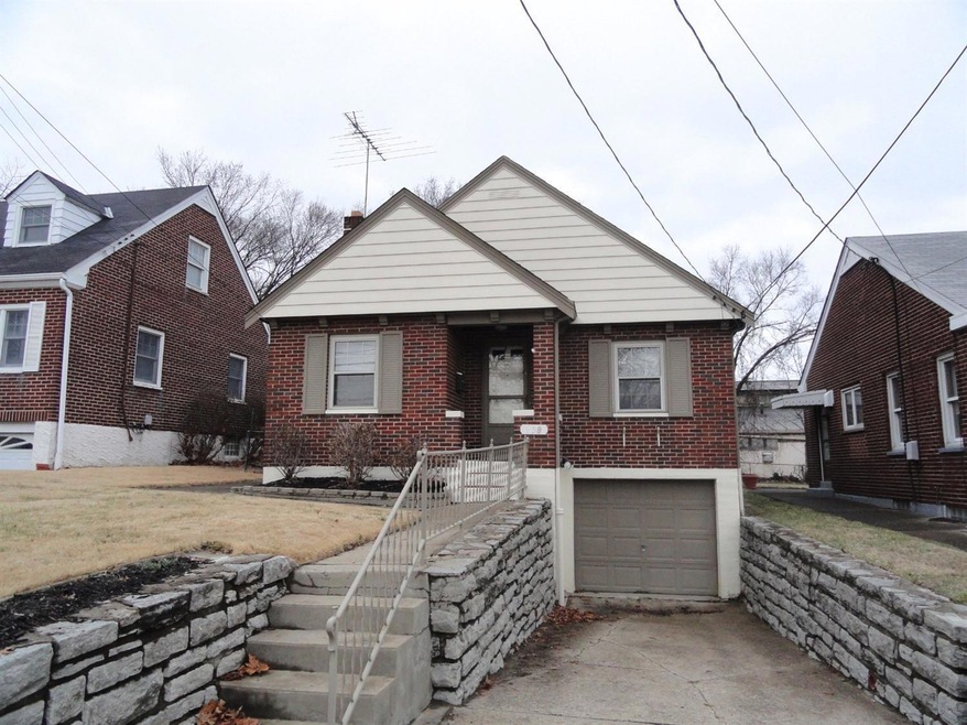 738 E Ross Ave, Cincinnati, OH 45217 - photo 1