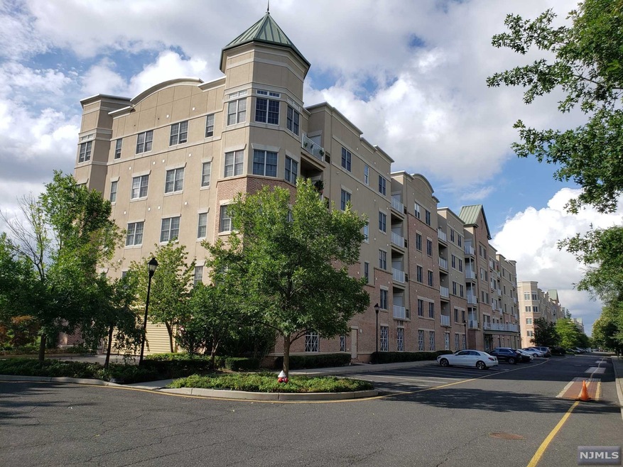 3207 Windsor Park Ct unit 207, Englewood, NJ 07631 - photo 1