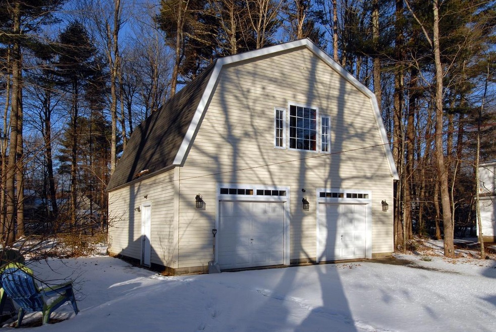 Detached Garage
