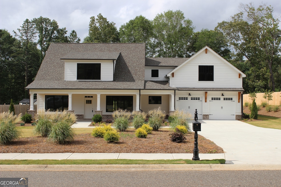 862 Champagne Ln, Hoschton, GA 30548 - photo 1