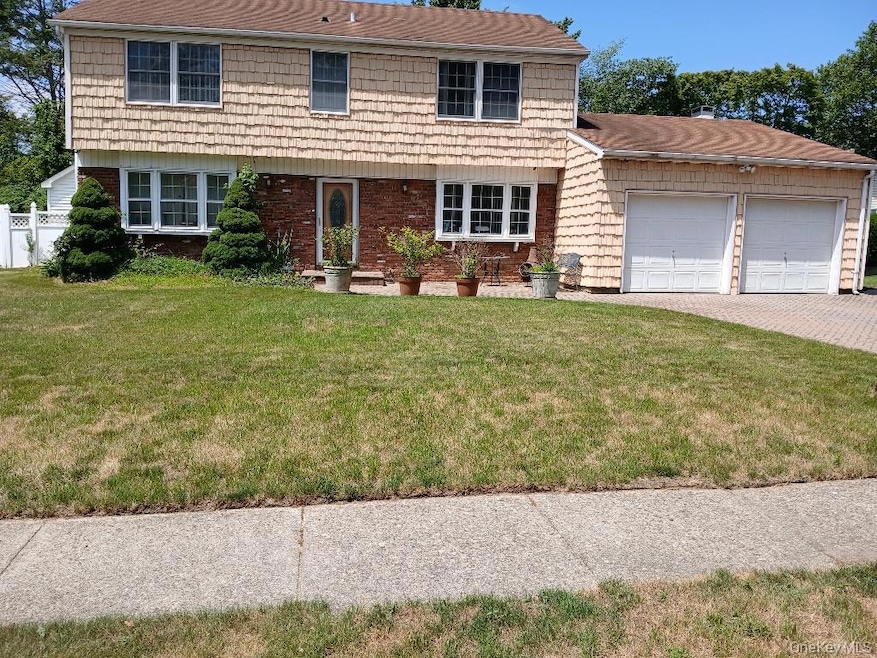 38 Tulip Grove Dr, Lake Grove, NY 11755 - photo 1