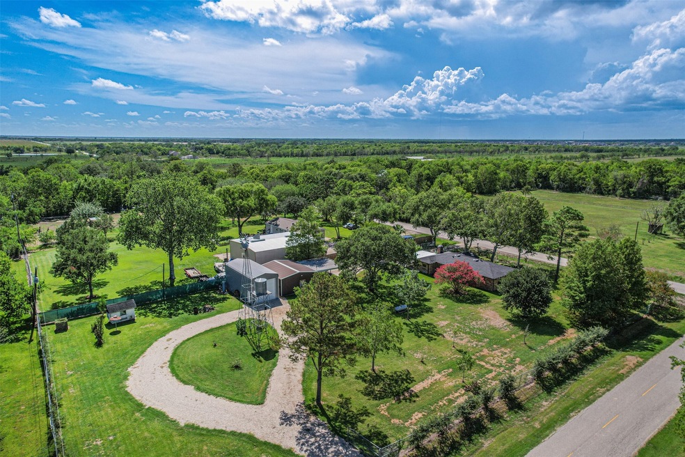 7515 County Road 172, Alvin, TX 77511 - photo 1