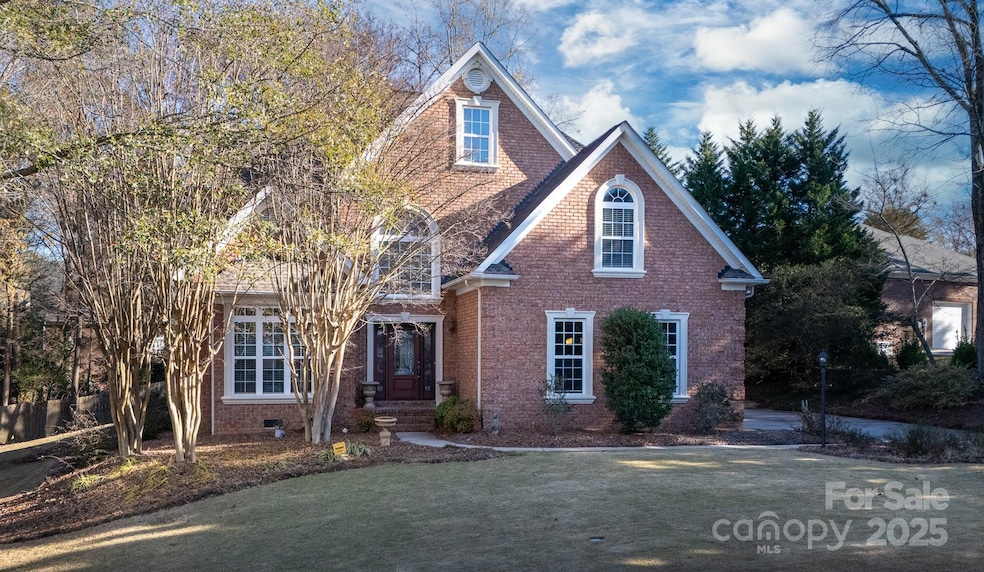 307 Abingdon Way, Fort Mill, SC 29715 - photo 1