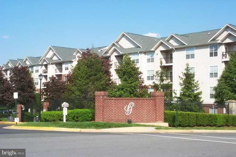 1580 Spring Gate Dr unit 4408, McLean, VA 22102 - photo 1