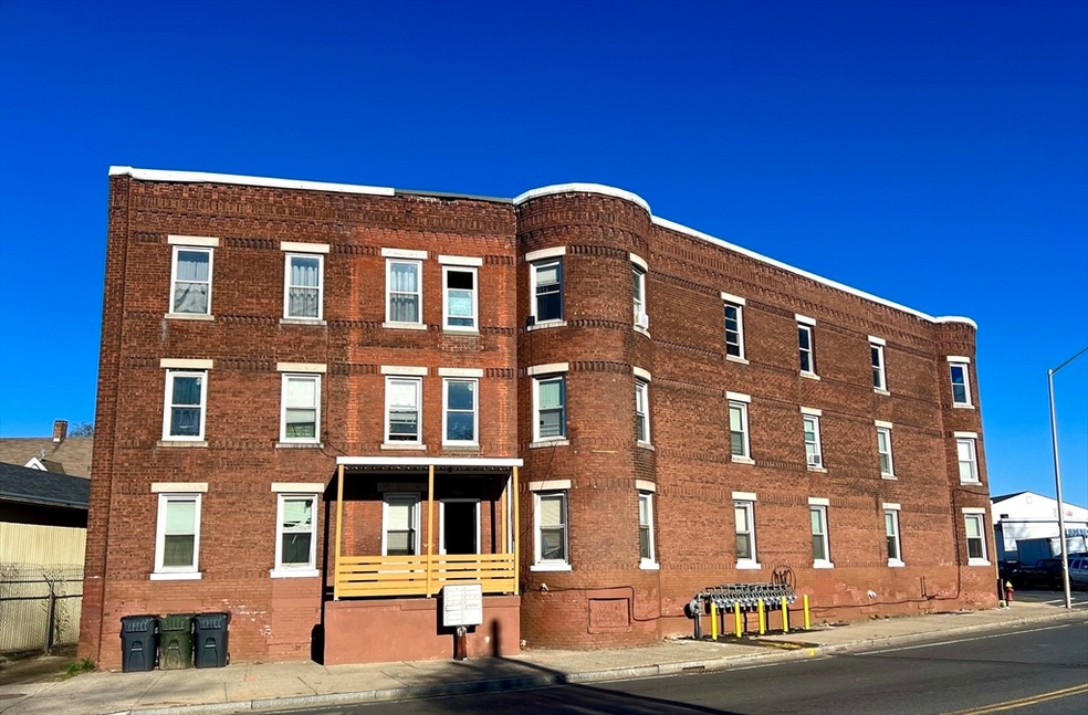 1060 Chicopee St, Chicopee, MA 01013 - photo 1