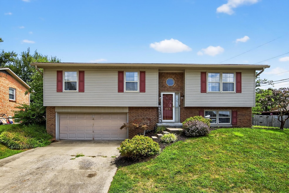 112 Queensway - front