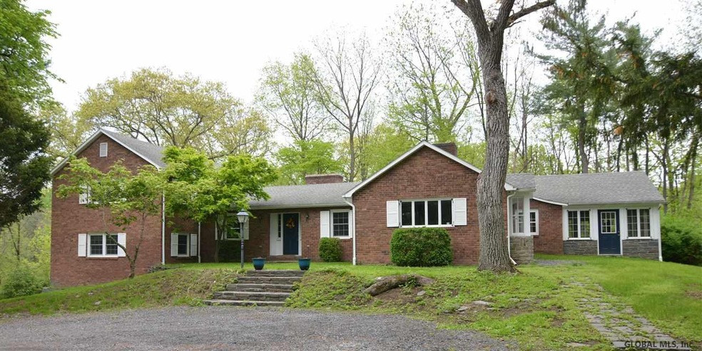 106 Simmons Rd, Glenmont, NY 12077 - photo 1