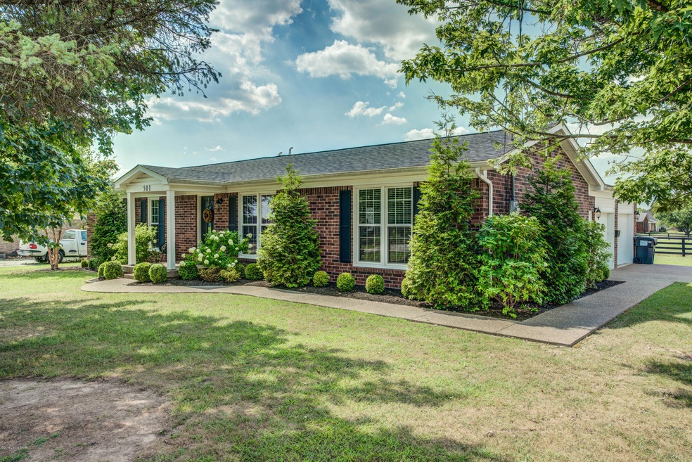 501 Harrison Cir, Mount Washington, KY 40047 - photo 1