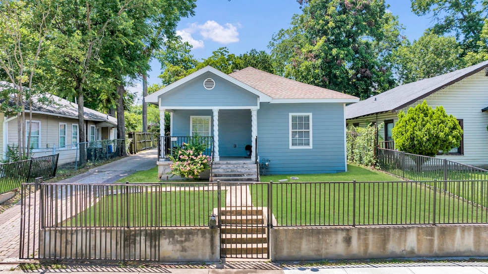 925 S Brighton Ave, Dallas, TX 75208 - photo 1