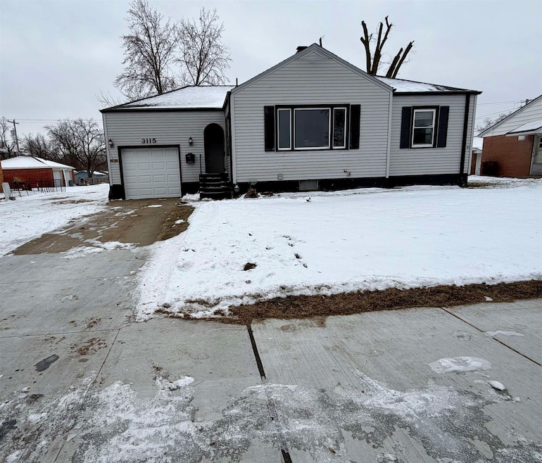 3115 8th St, Columbus, NE 68601 - photo 1