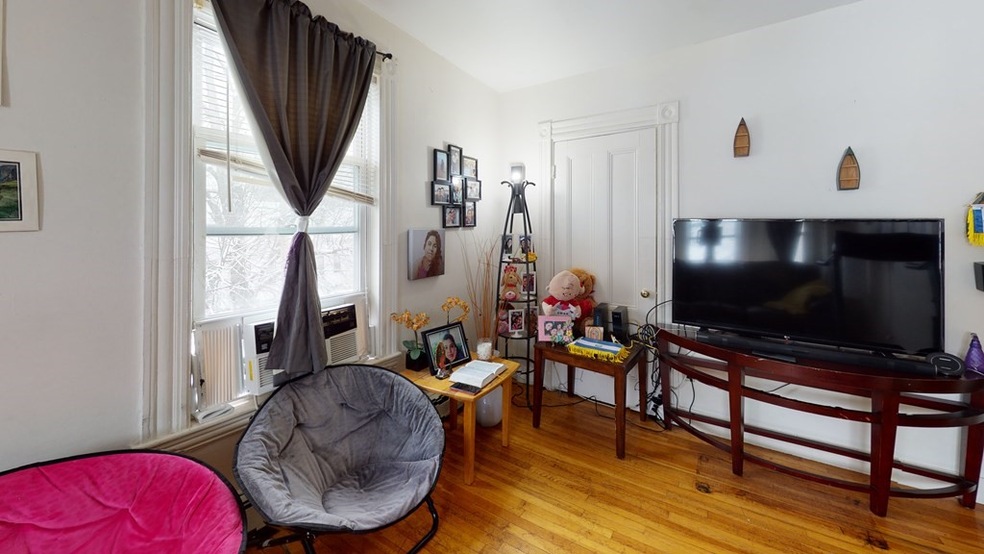 254 Elliot St unit 2, Newton Upper Falls, MA 02464 - photo 1