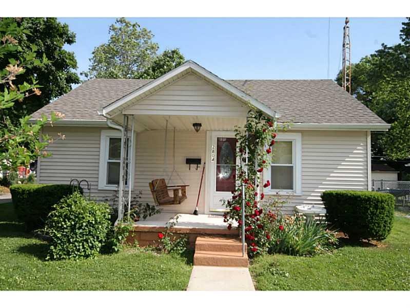 2804 16th St, Columbus, IN 47201 - photo 1