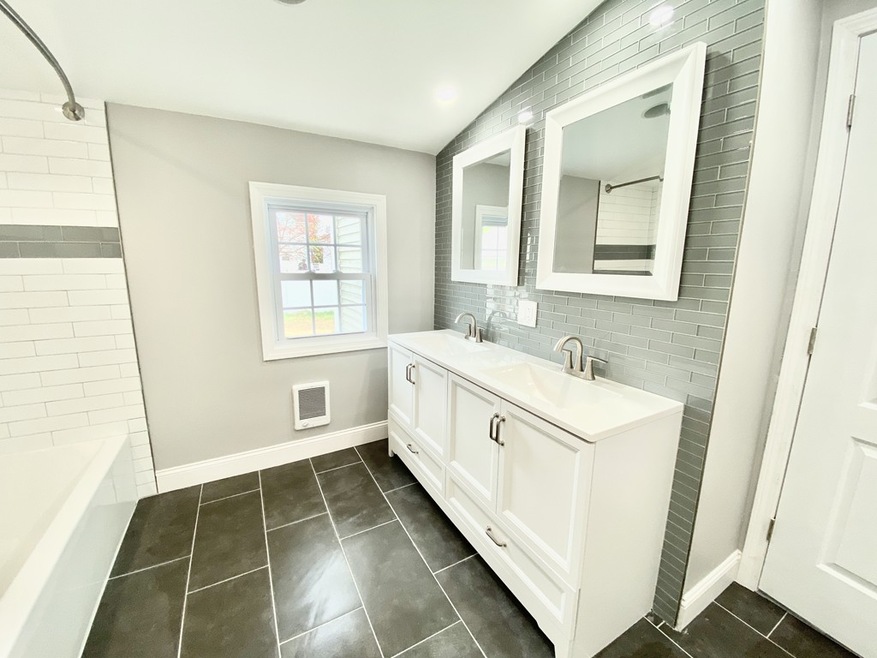 24 Draper St unit 1, Brockton, MA 02302 - photo 1