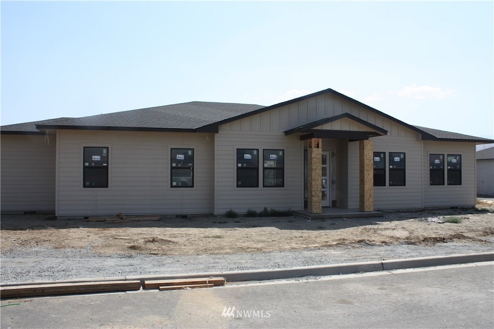716 S Perry Ave, East Wenatchee, WA 98802 - photo 1