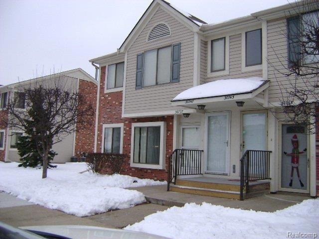 30737 Hidden Pines Ln unit 19, Roseville, MI 48066 - photo 1