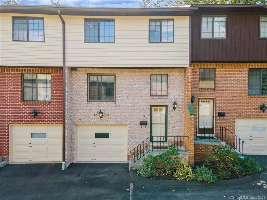 237 Strawberry Hill Ave unit 33, Stamford, CT 06902 - photo 1