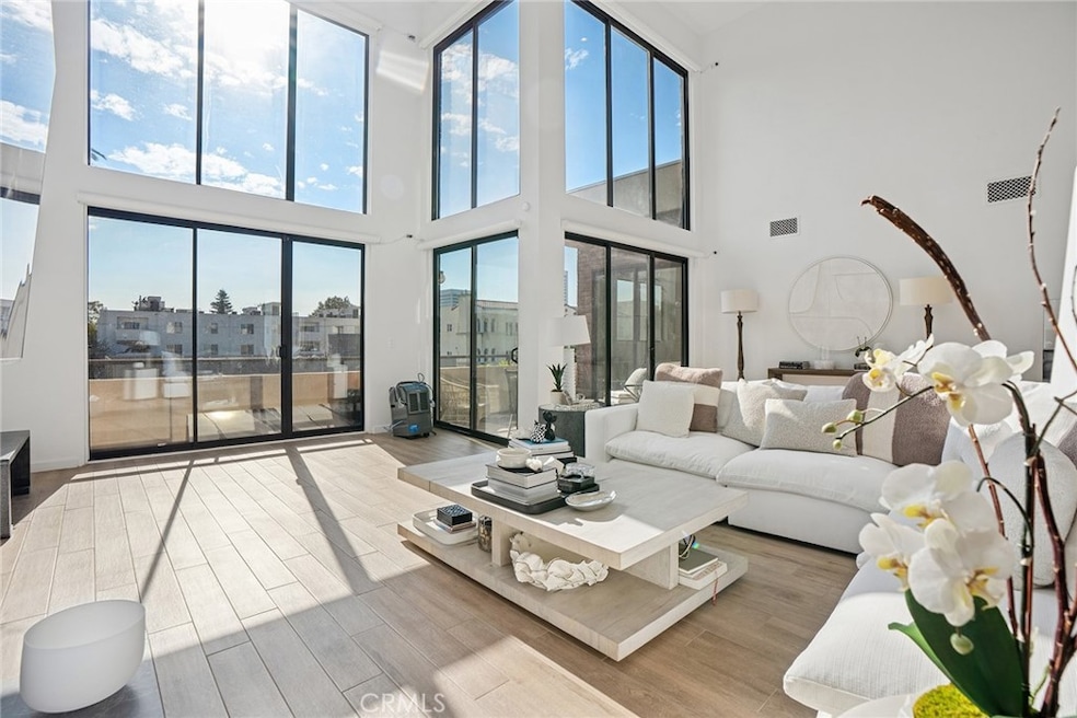 Sold $1,725,000 • Co-Listing Agent