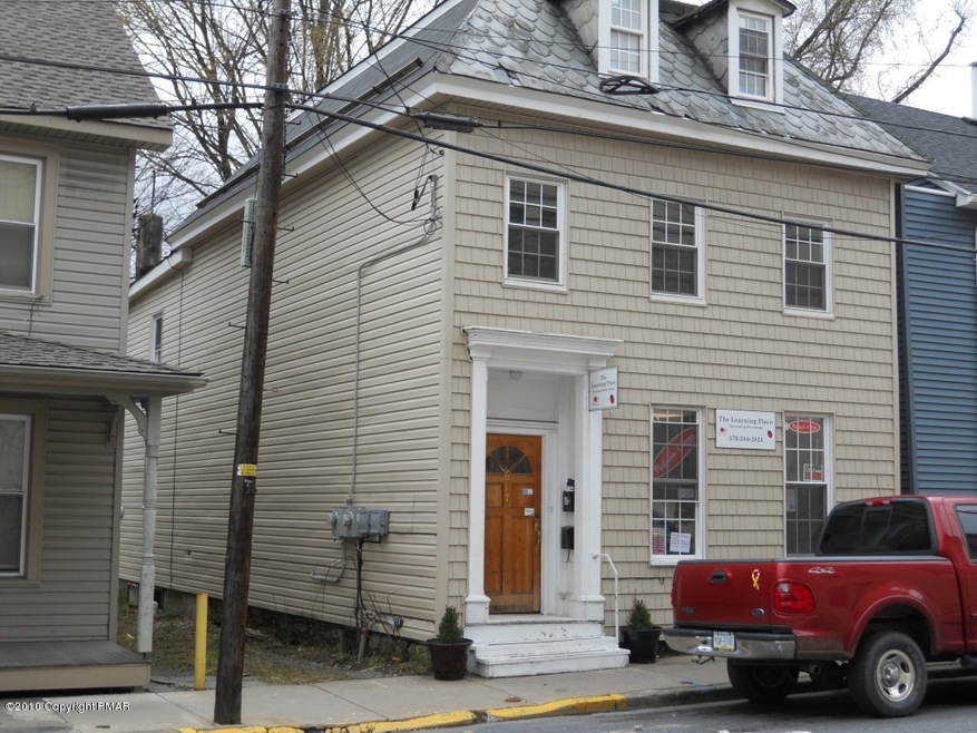 617 Ann St, Stroudsburg, PA 18360 - photo 1