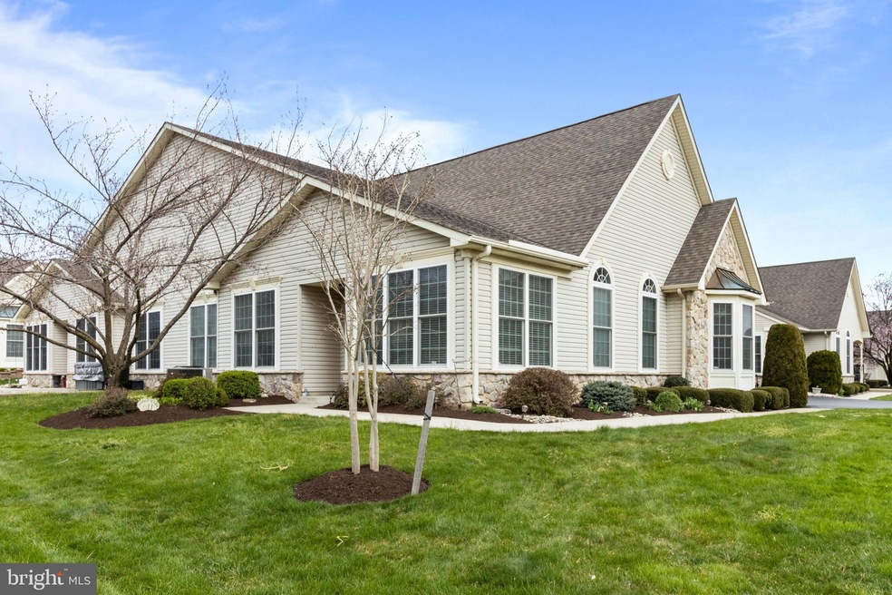 611 Bellflower Rd unit V252, Langhorne, PA 19047 - photo 1