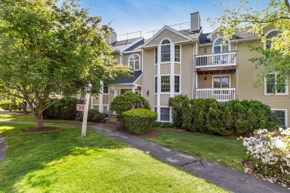 110 Carriage Ln unit 110, Taunton, MA 02780 - photo 1