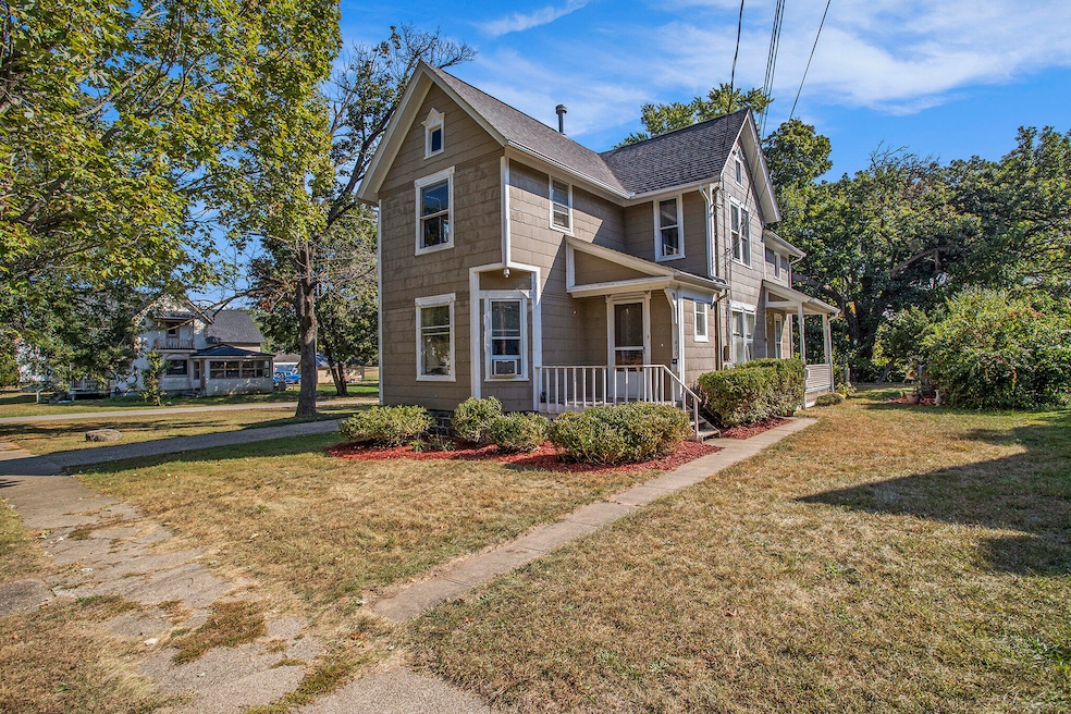 002_410_bidwell_st_albion_mi_49224_33_of