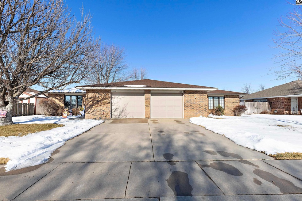 1 car garage each duplex