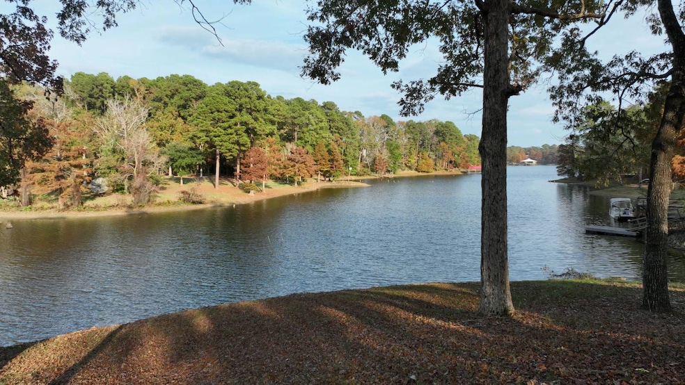 915 Jeff Davis Dr, Zwolle, LA 71486 - photo 1