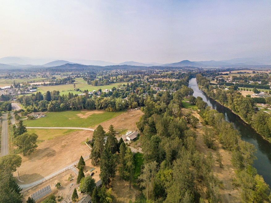 3130 S River Rd, Grants Pass, OR 97527 - photo 1