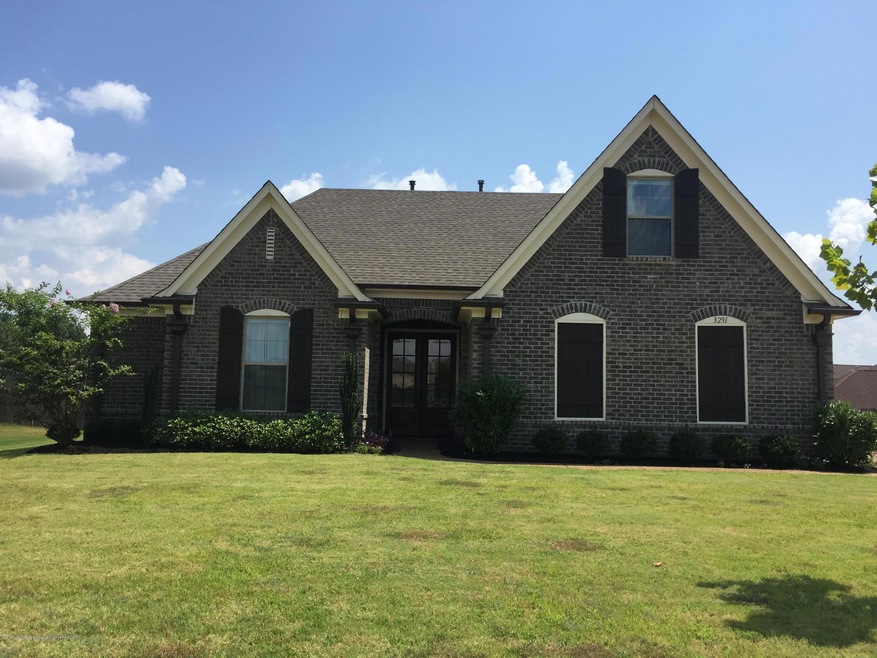 3291 Pinetree Loop East