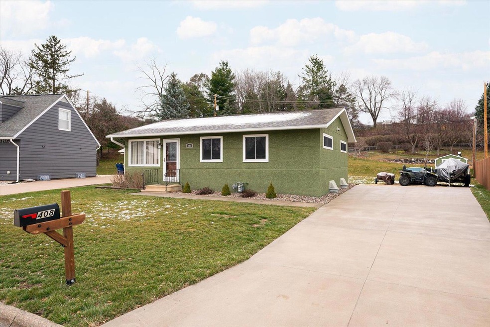 408 4th Street North St N, La Crescent, MN 55947 - photo 1