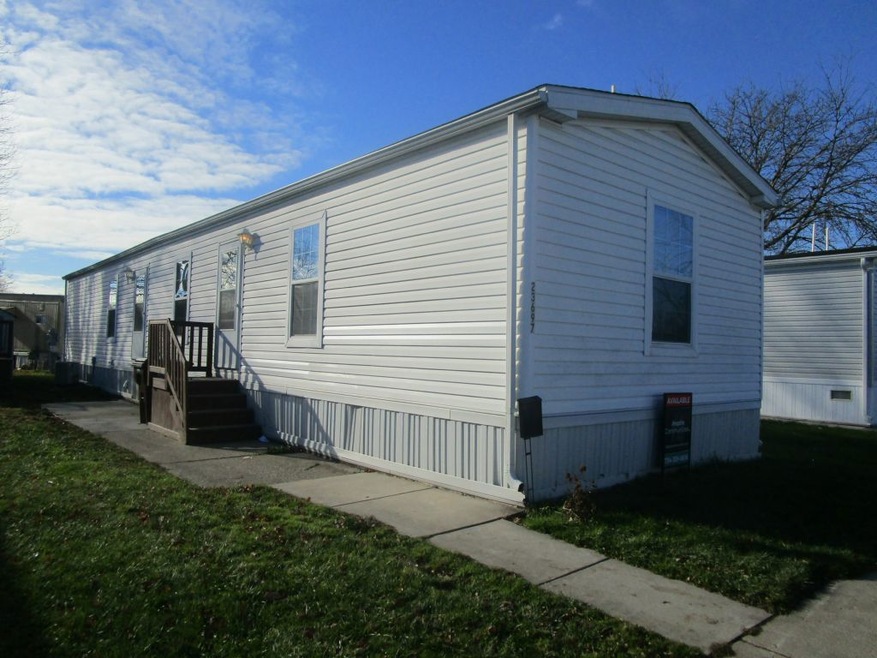 23697 Hickory Dr unit 219, Brownstown Township, MI 48174 - photo 1